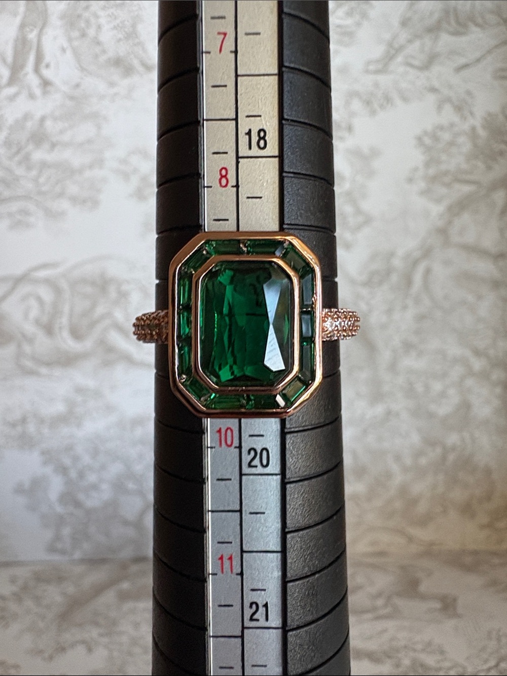 NWT - Bomb Party May 2026 Ring - The Cressida Ring RG96017 - Size 9 - Picture 5 of 6